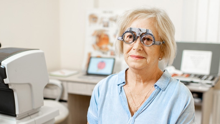 does medicare cover glasses