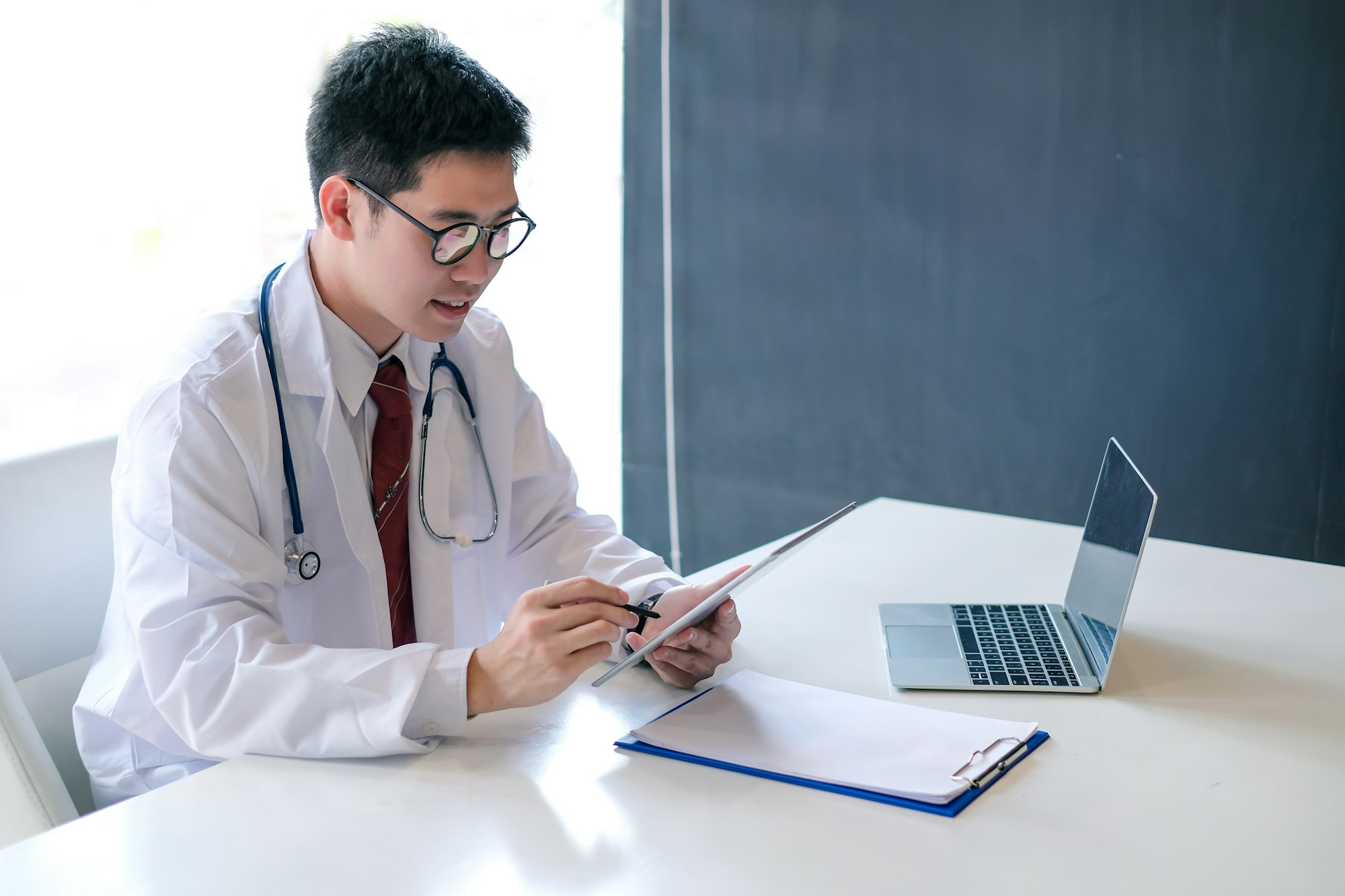 does medicare cover doctor visits
medicare coverage for physician services
seeing doctors with medicare
paying for doctor visits with medicare